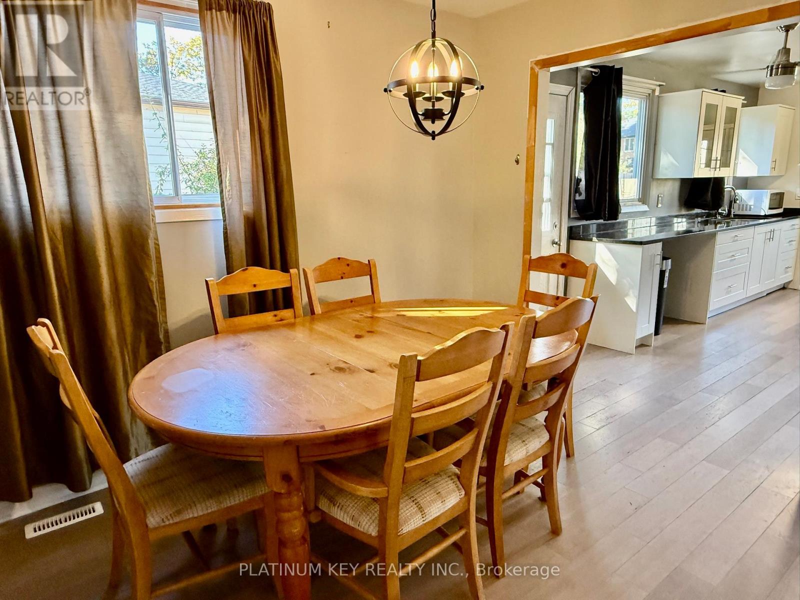 33 Court Lane, London East, Ontario  N5W 5M6 - Photo 10 - X12455251