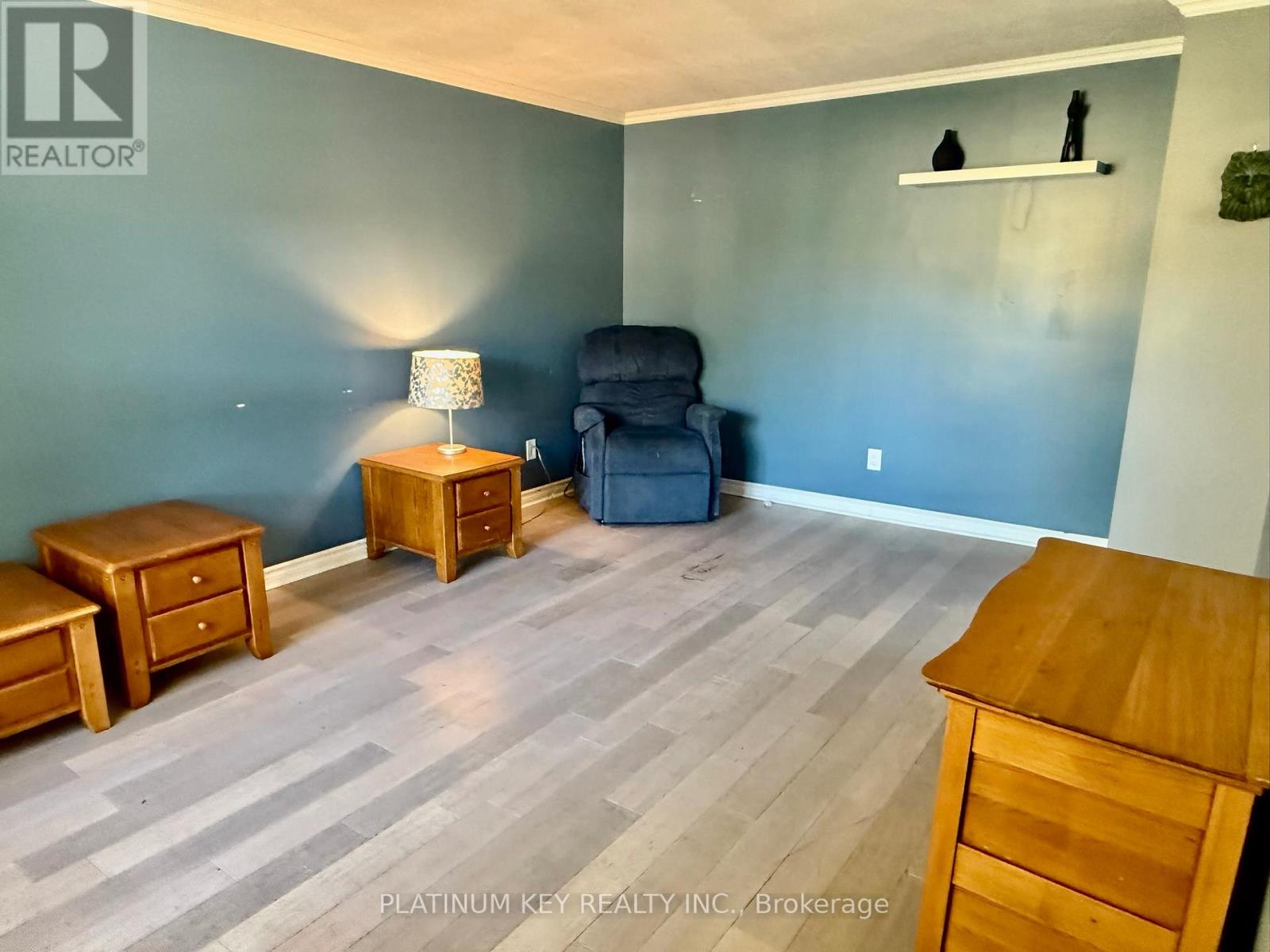 33 Court Lane, London East, Ontario  N5W 5M6 - Photo 11 - X12455251