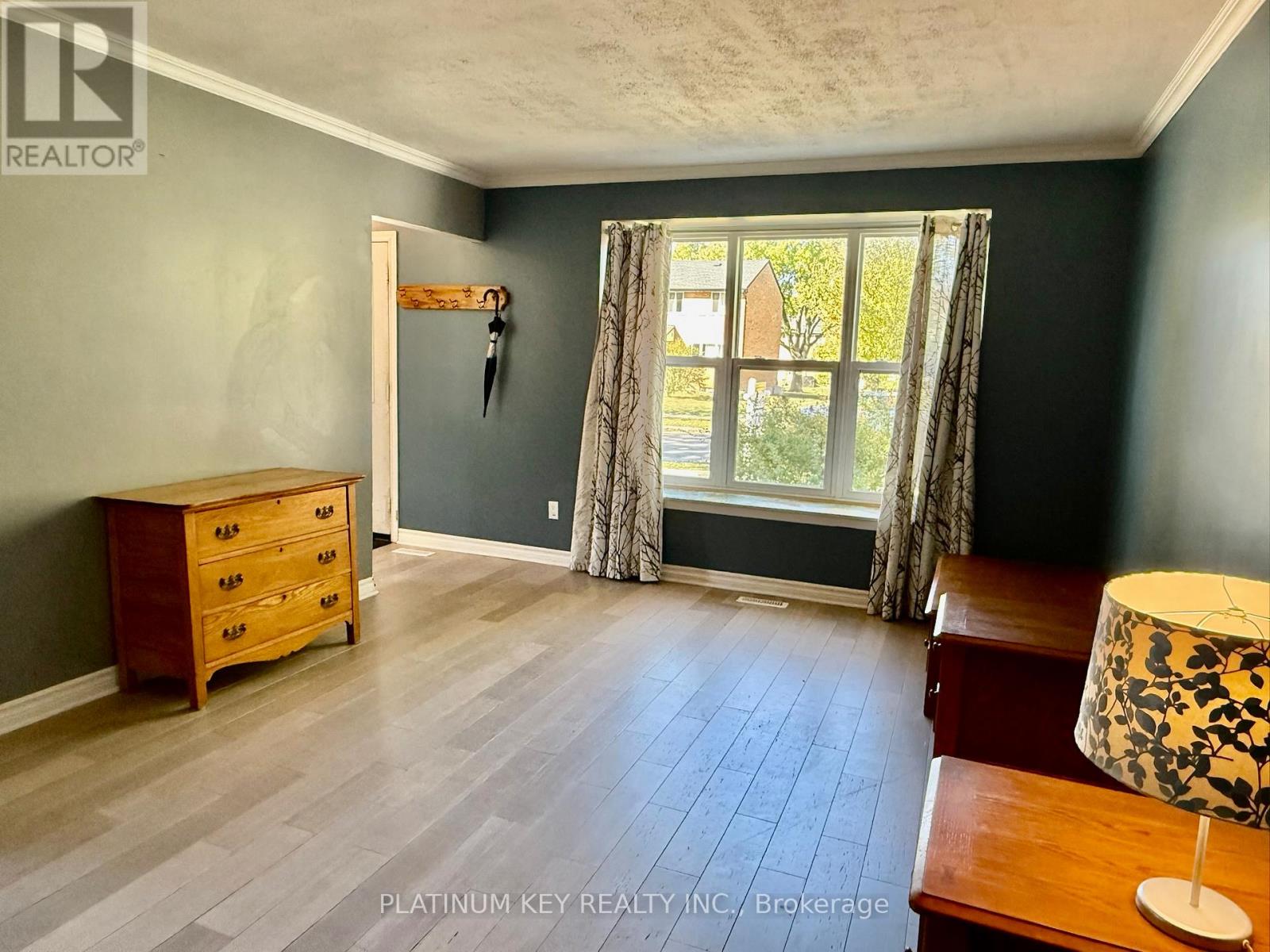 33 Court Lane, London East, Ontario  N5W 5M6 - Photo 12 - X12455251