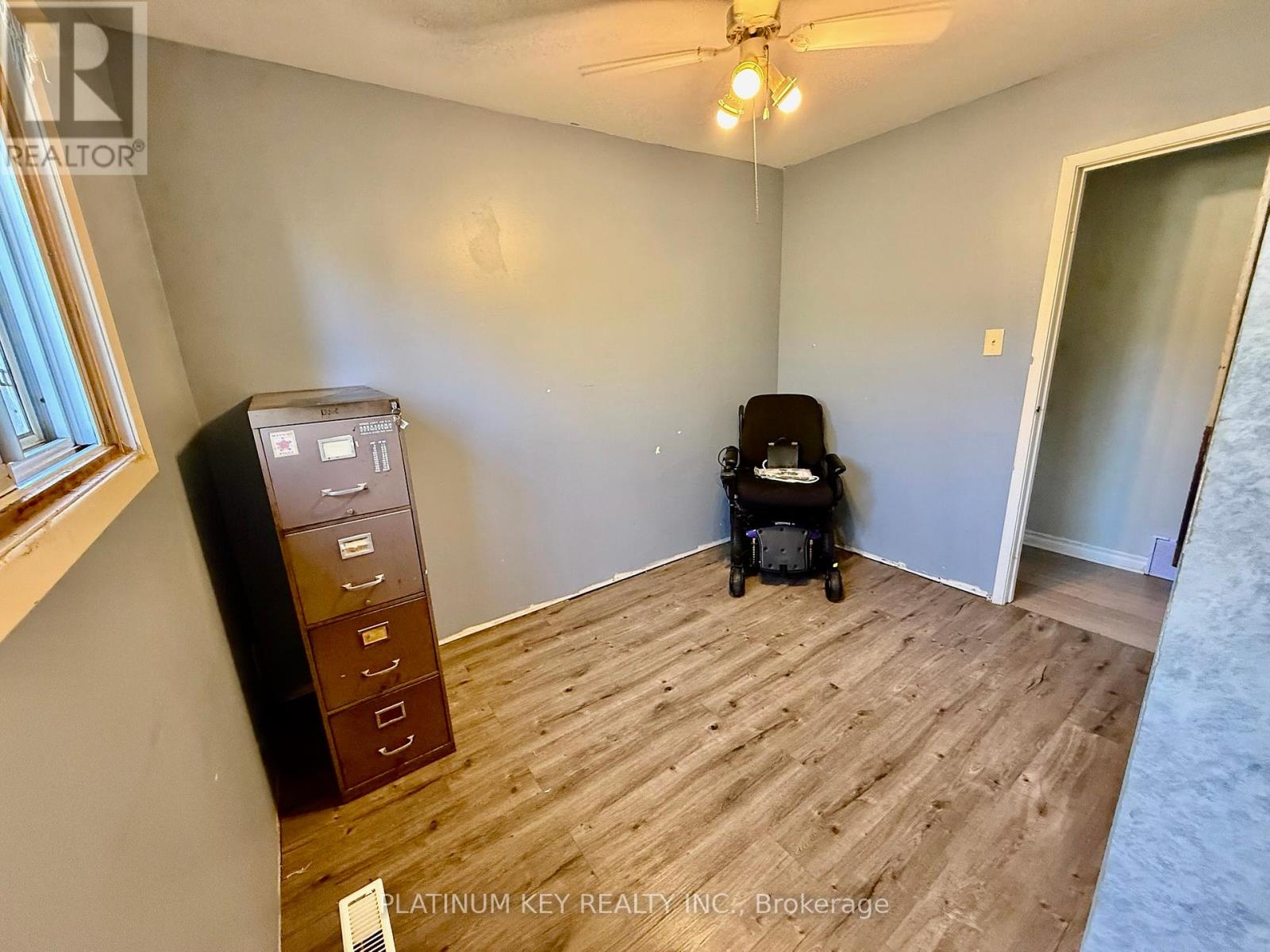 33 Court Lane, London East, Ontario  N5W 5M6 - Photo 14 - X12455251