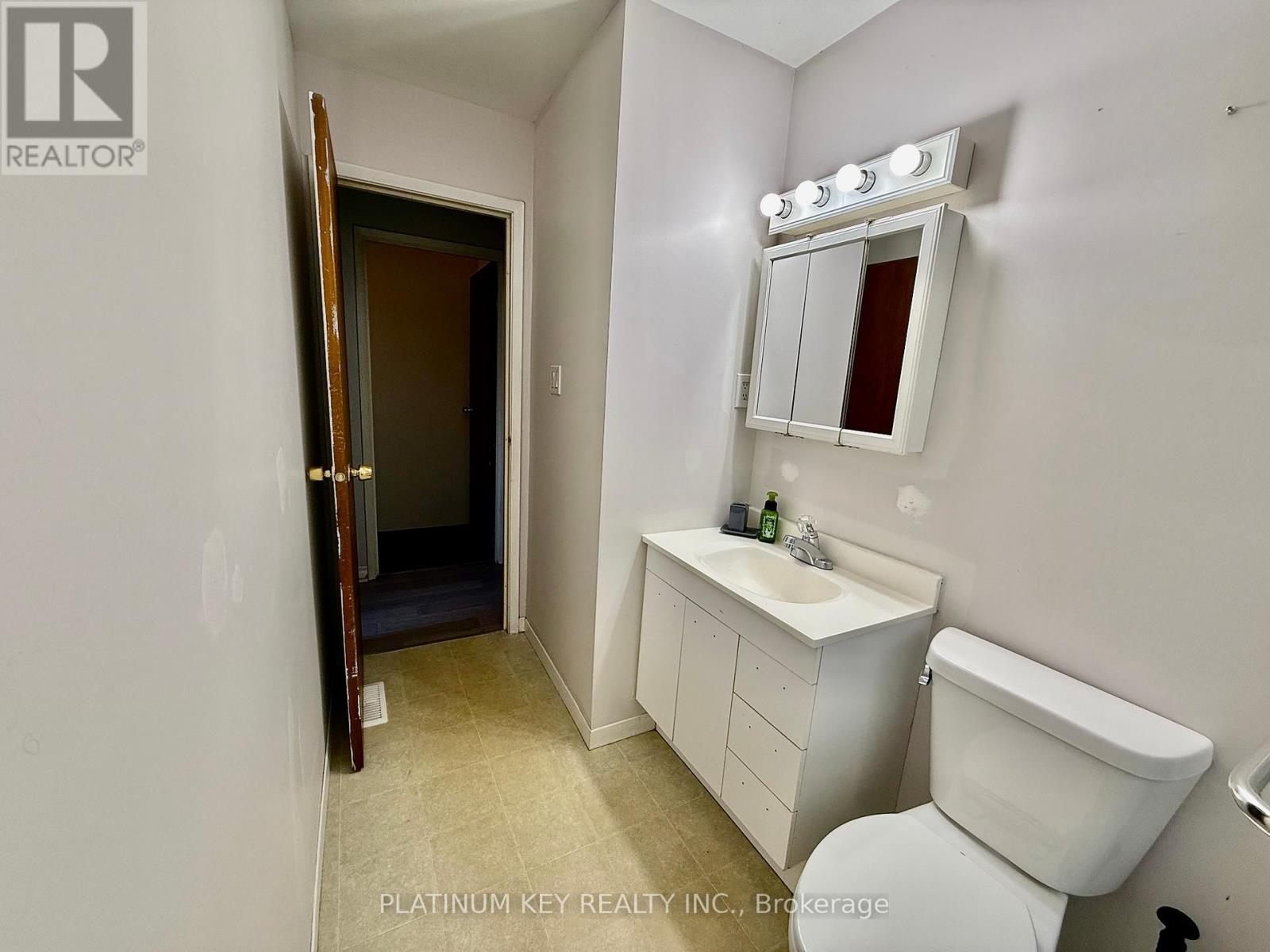 33 Court Lane, London East, Ontario  N5W 5M6 - Photo 16 - X12455251