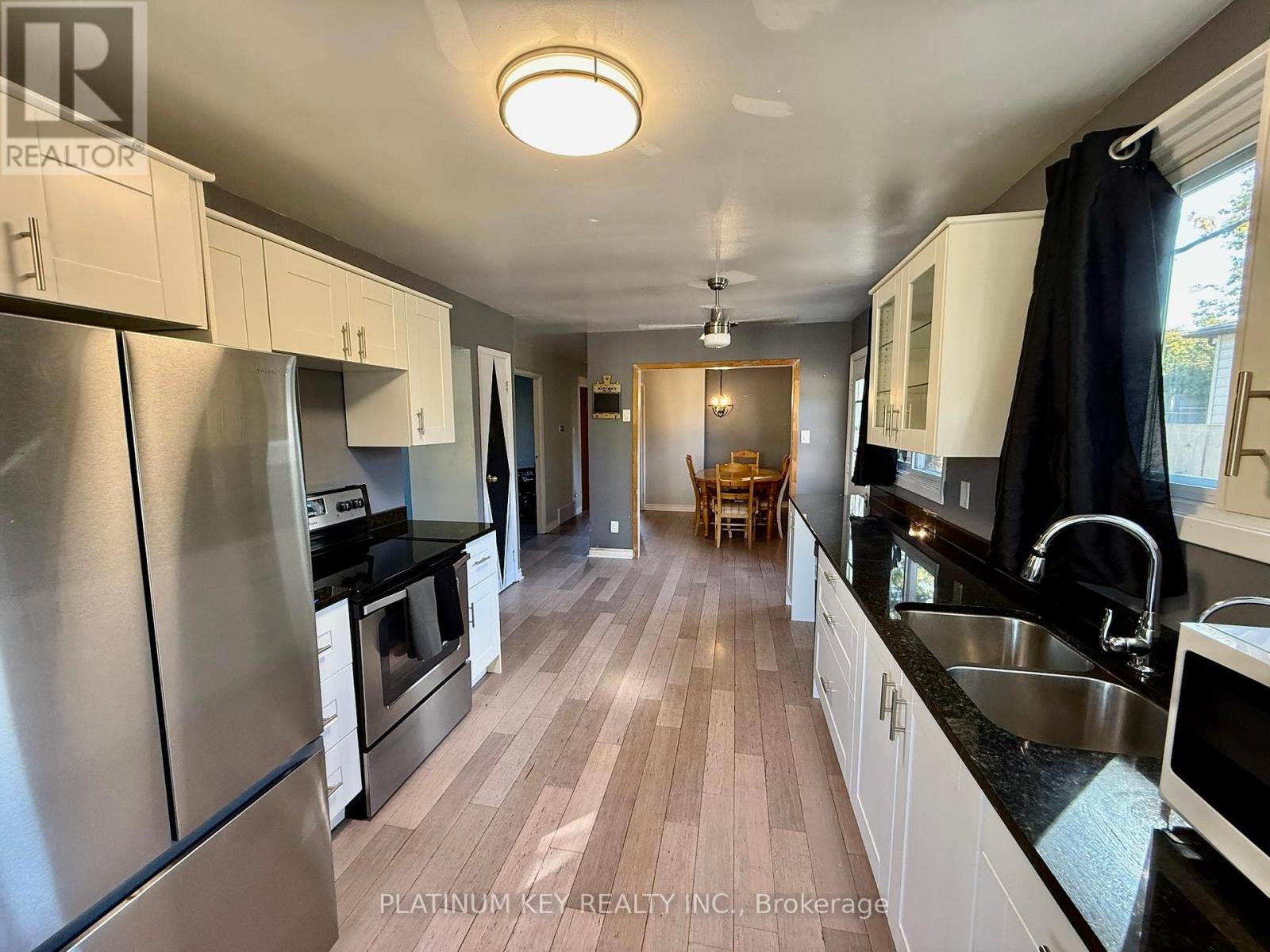 33 Court Lane, London East, Ontario  N5W 5M6 - Photo 4 - X12455251