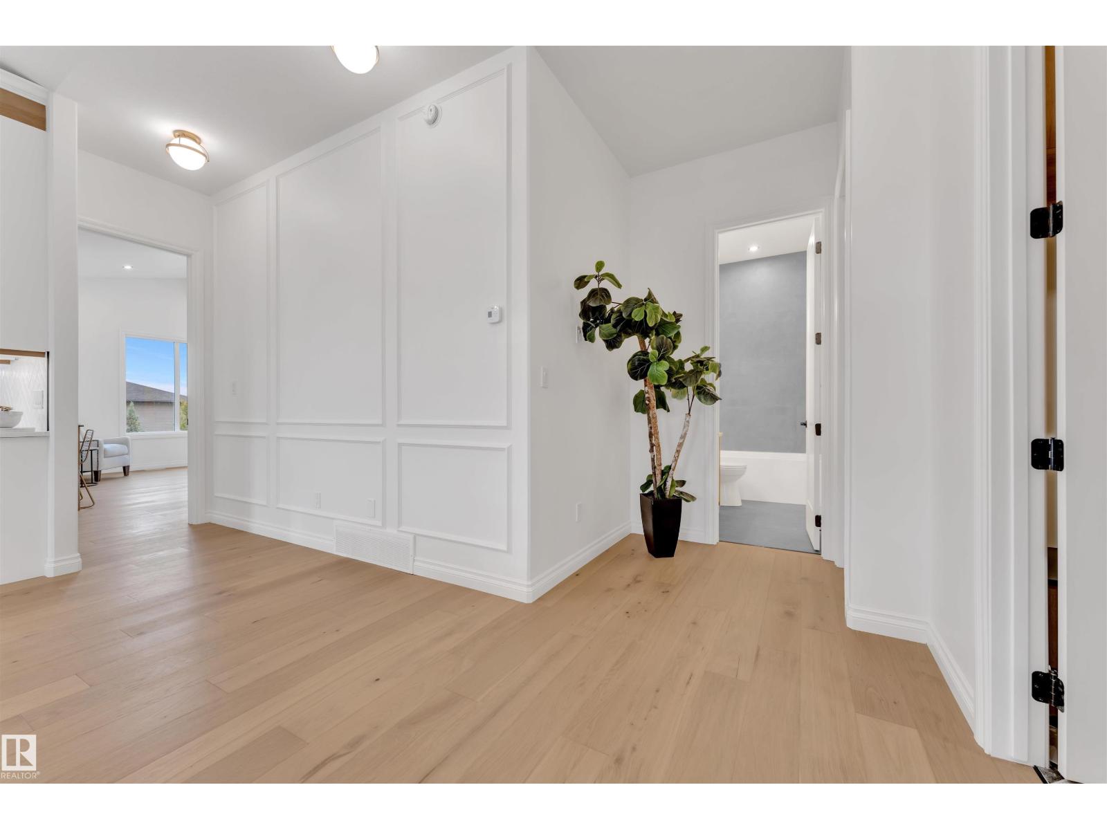 Property at 30 AVONLEA WY image 4