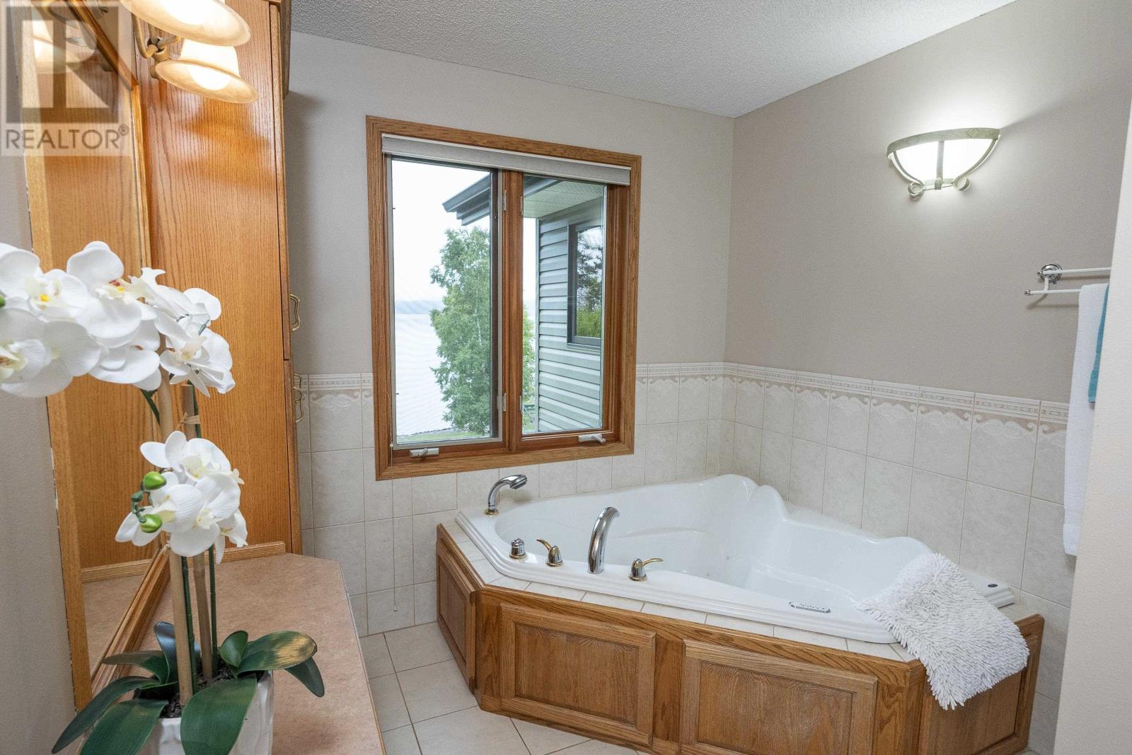 2529 Scott Dr, Thunder Bay, Ontario  P7A 0Y7 - Photo 23 - TB252933