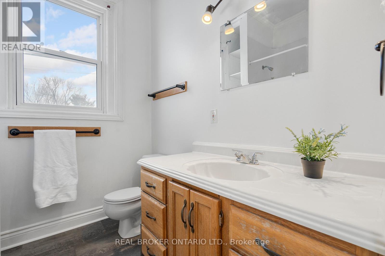 42 Daniel Street N, Arnprior, Ontario  K7S 2K5 - Photo 30 - X12455227
