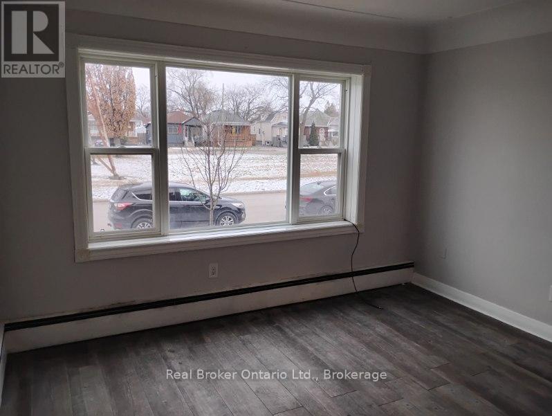 309 Strathearne Avenue, Hamilton, Ontario  L8H 5K8 - Photo 7 - X12455239
