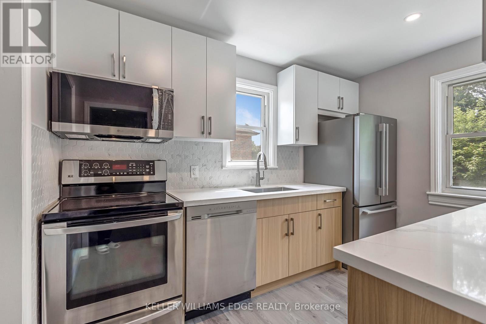 Upper Level - 44 West 4th Street, Hamilton, Ontario  L9C 3M4 - Photo 11 - X12455072