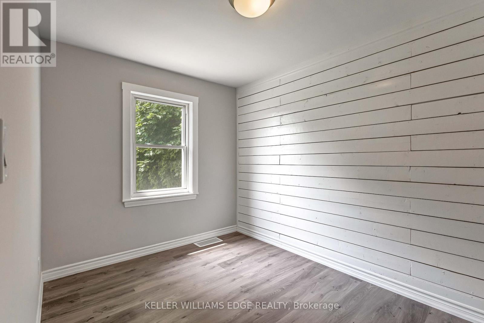 Upper Level - 44 West 4th Street, Hamilton, Ontario  L9C 3M4 - Photo 13 - X12455072