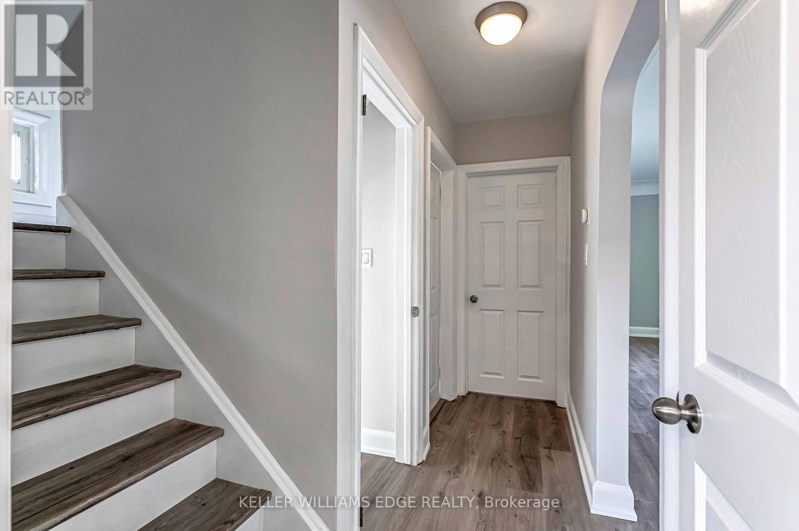 Upper Level - 44 West 4th Street, Hamilton, Ontario  L9C 3M4 - Photo 16 - X12455072