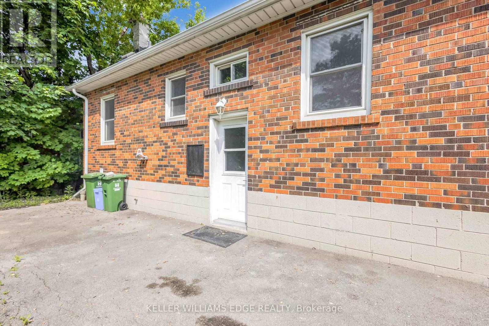 Upper Level - 44 West 4th Street, Hamilton, Ontario  L9C 3M4 - Photo 24 - X12455072