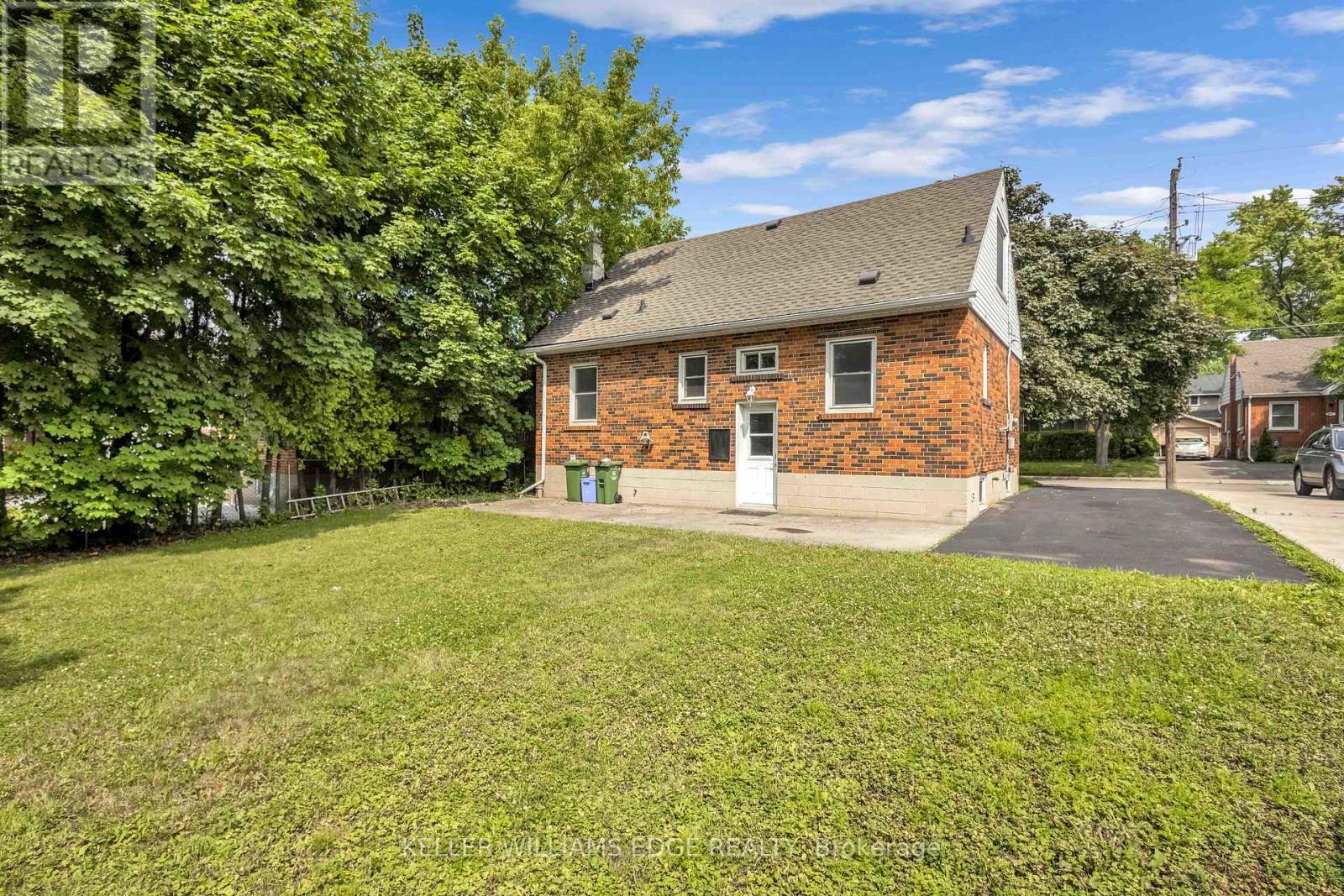 Upper Level - 44 West 4th Street, Hamilton, Ontario  L9C 3M4 - Photo 25 - X12455072