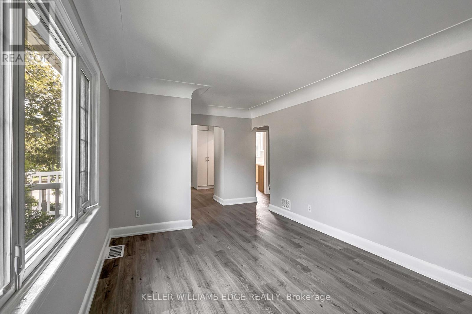 Upper Level - 44 West 4th Street, Hamilton, Ontario  L9C 3M4 - Photo 6 - X12455072