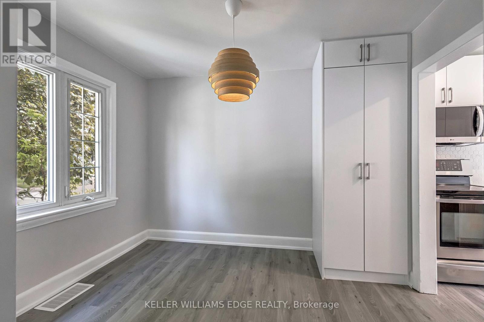 Upper Level - 44 West 4th Street, Hamilton, Ontario  L9C 3M4 - Photo 7 - X12455072