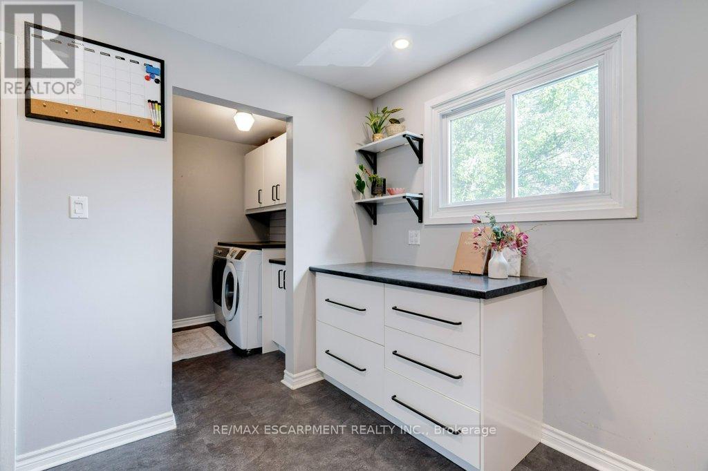 4 Trudy Court, Hamilton (Dundas), Ontario  L9H 5P7 - Photo 25 - X12455074