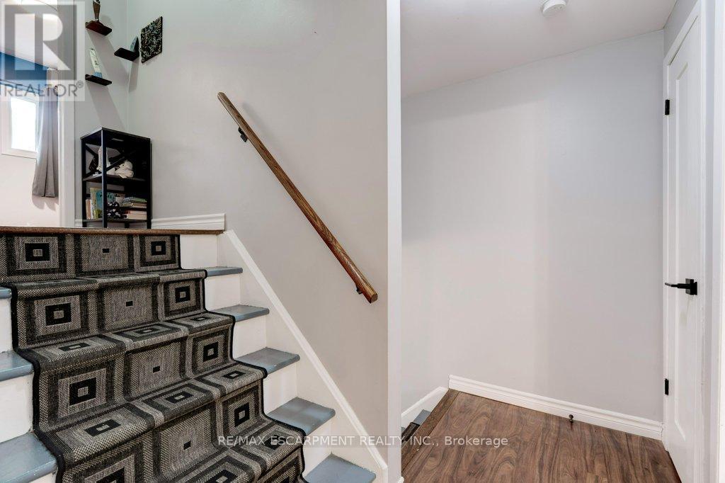 4 Trudy Court, Hamilton (Dundas), Ontario  L9H 5P7 - Photo 28 - X12455074
