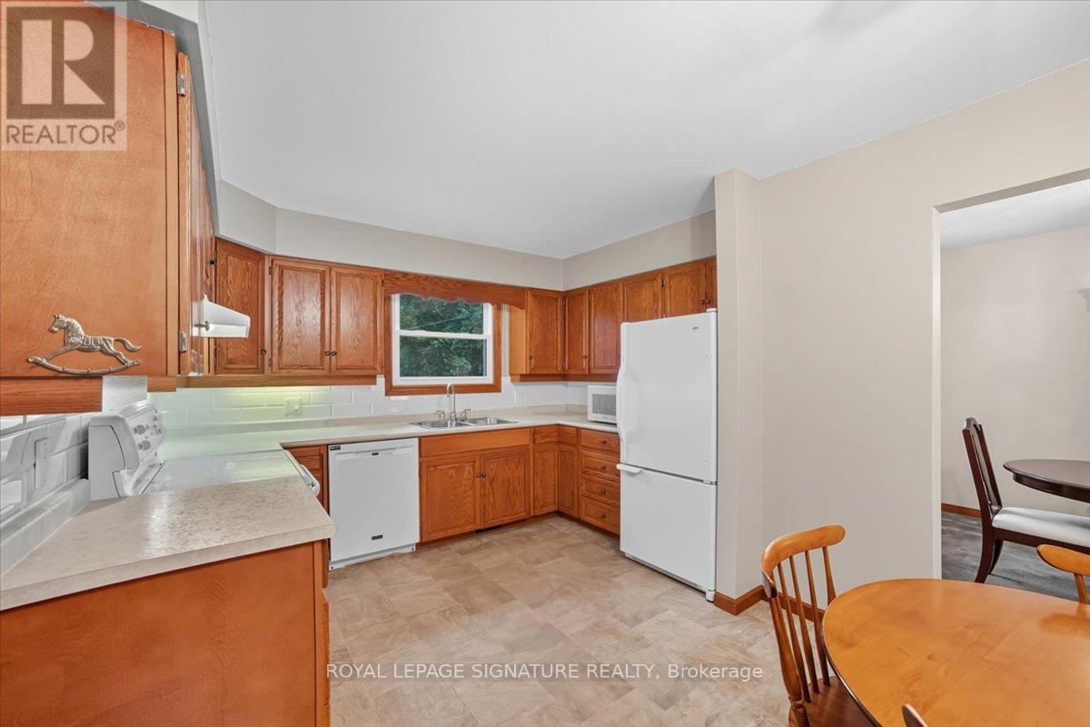 268 Cameron Street, Goderich (Goderich (Town)), Ontario  N7A 3L3 - Photo 18 - X12455150