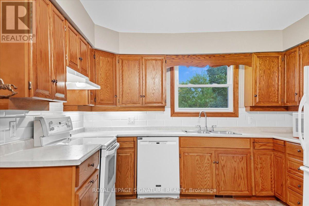 268 Cameron Street, Goderich (Goderich (Town)), Ontario  N7A 3L3 - Photo 19 - X12455150