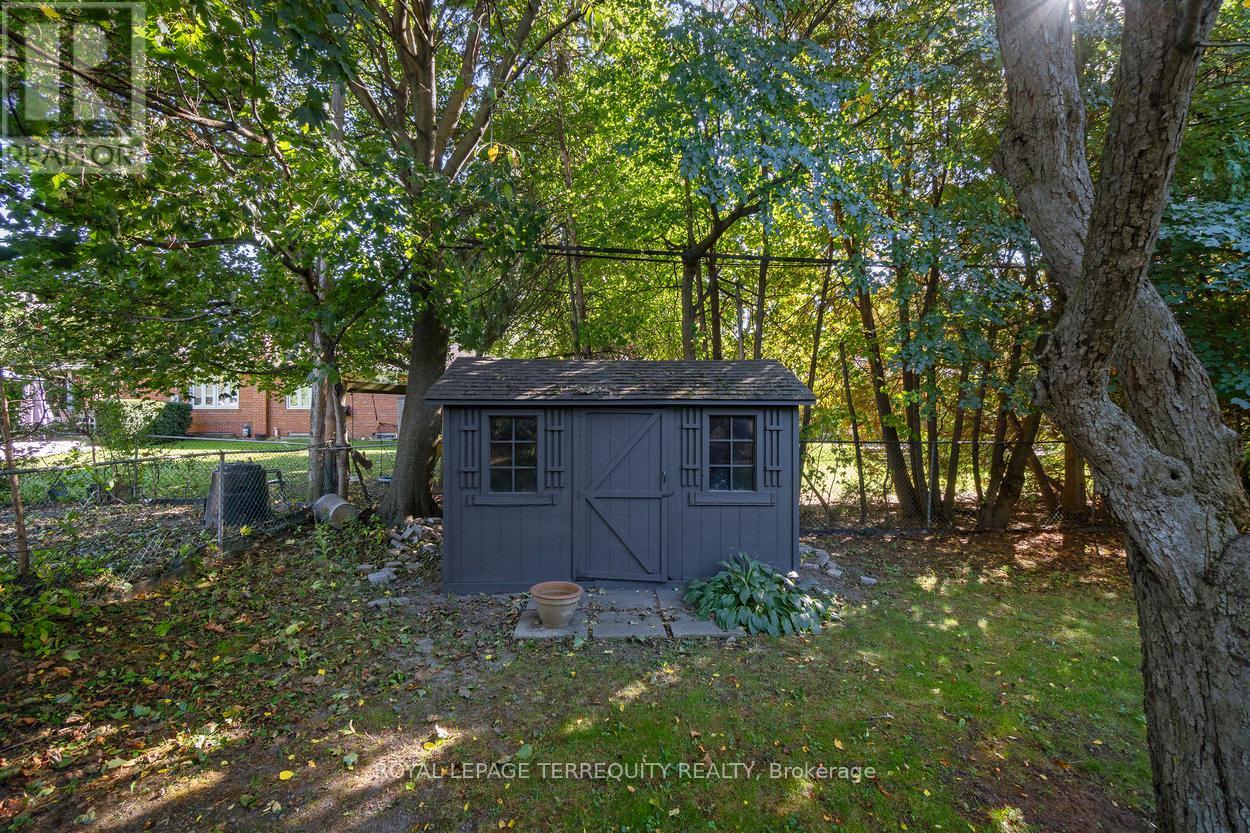 416 The Kingsway, Toronto, Ontario  M9A 3V9 - Photo 42 - W12358663