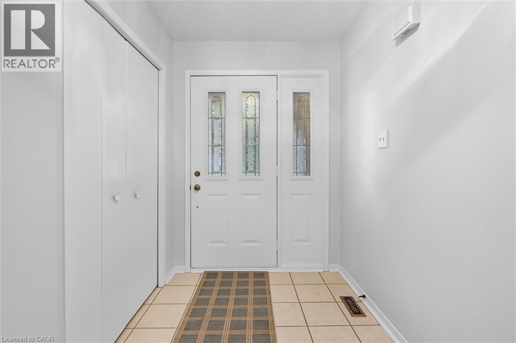 2400 Eaglesfield Drive, Burlington, Ontario  L7P 3V5 - Photo 3 - 40777700