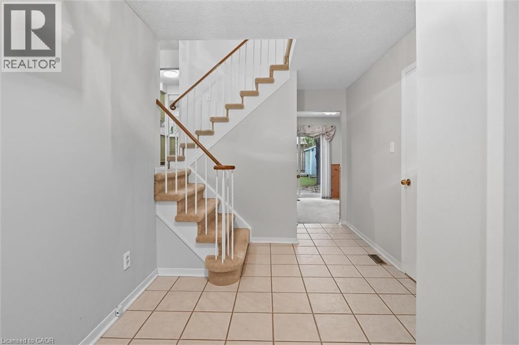2400 Eaglesfield Drive, Burlington, Ontario  L7P 3V5 - Photo 4 - 40777700