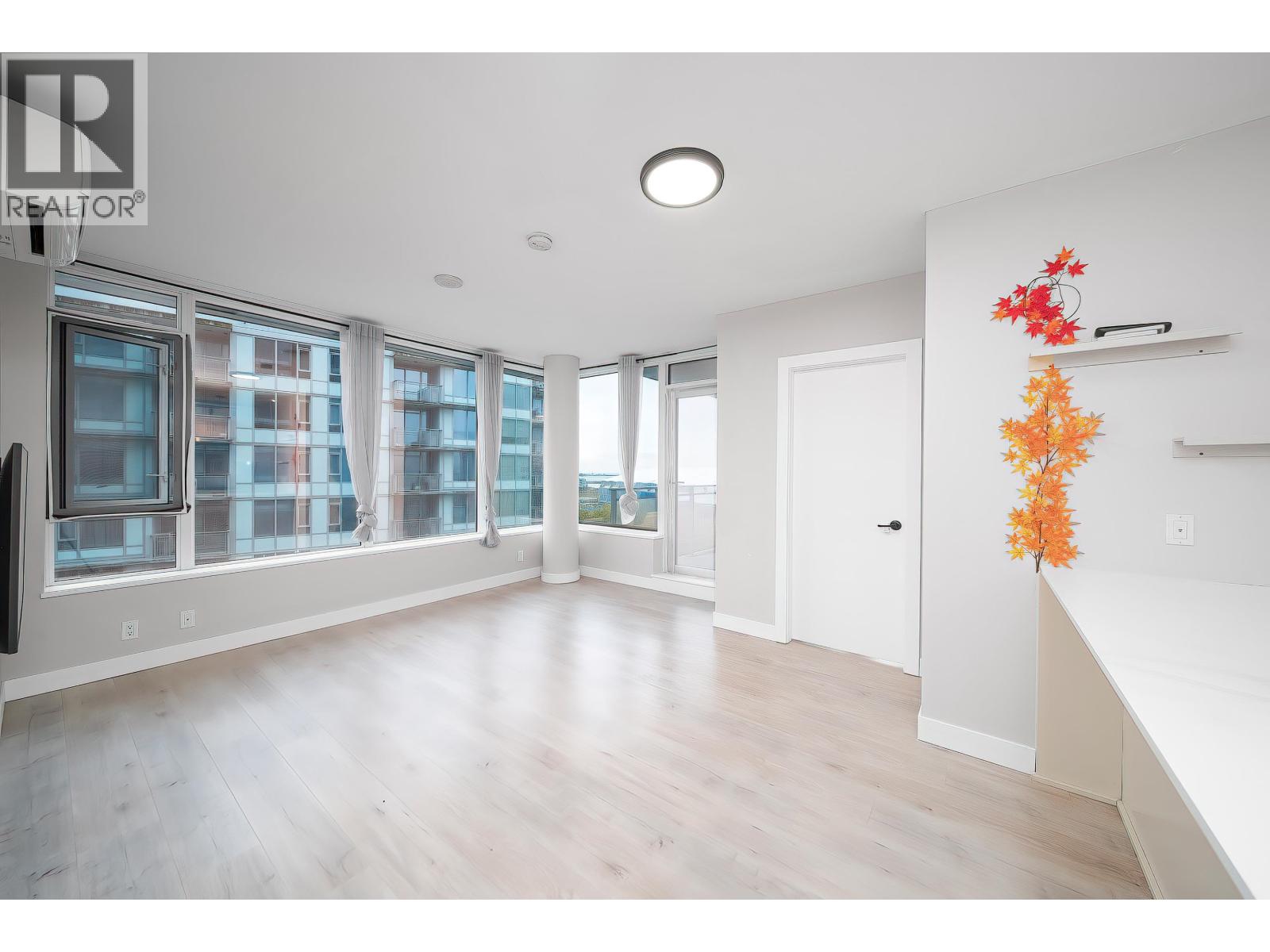 902 6971 Elmbridge Way, Richmond, British Columbia  V7C 0A5 - Photo 2 - R3057194