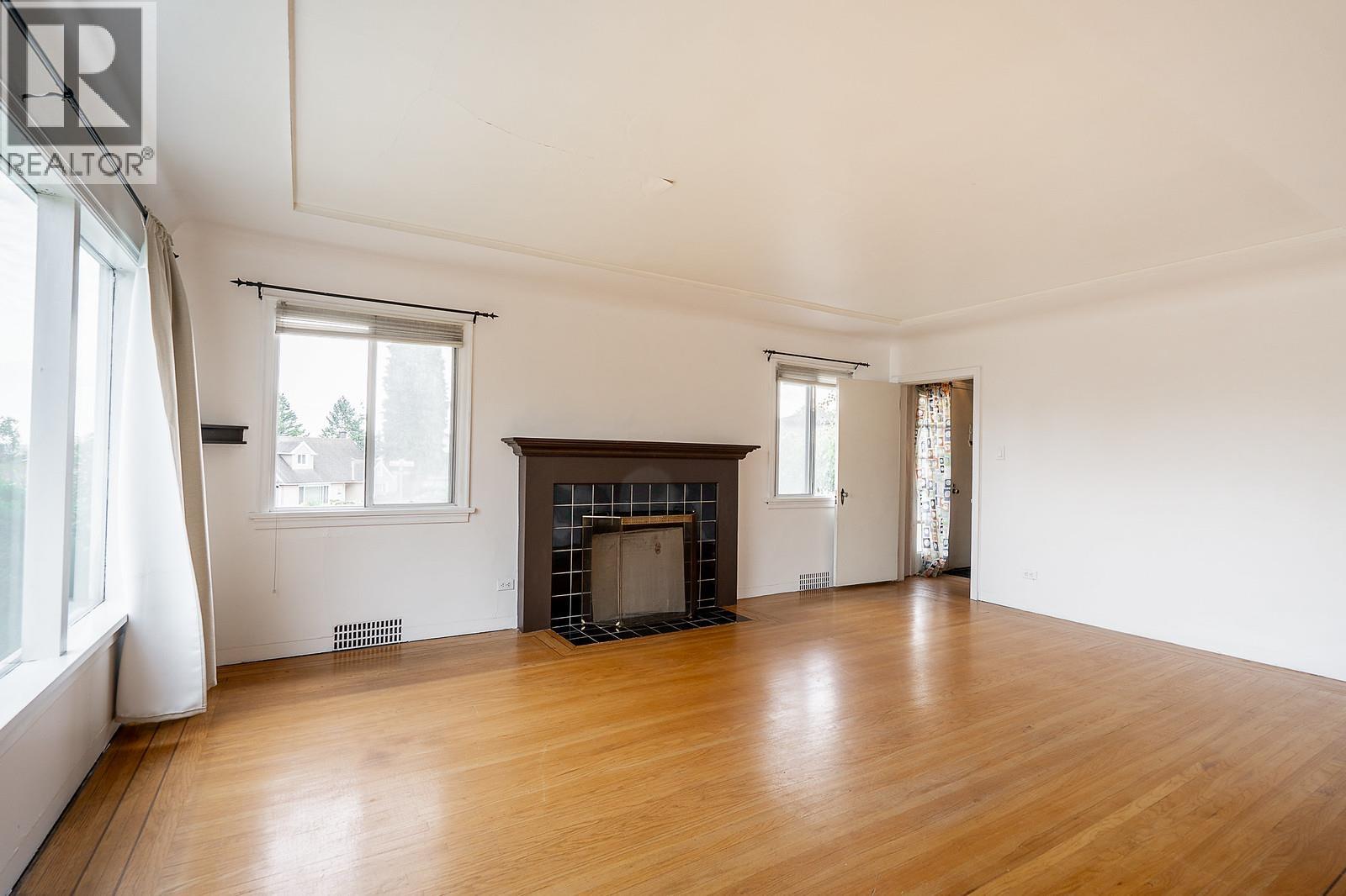 319 Churchill Avenue, New Westminster, British Columbia  V3L 4P4 - Photo 4 - R3057195