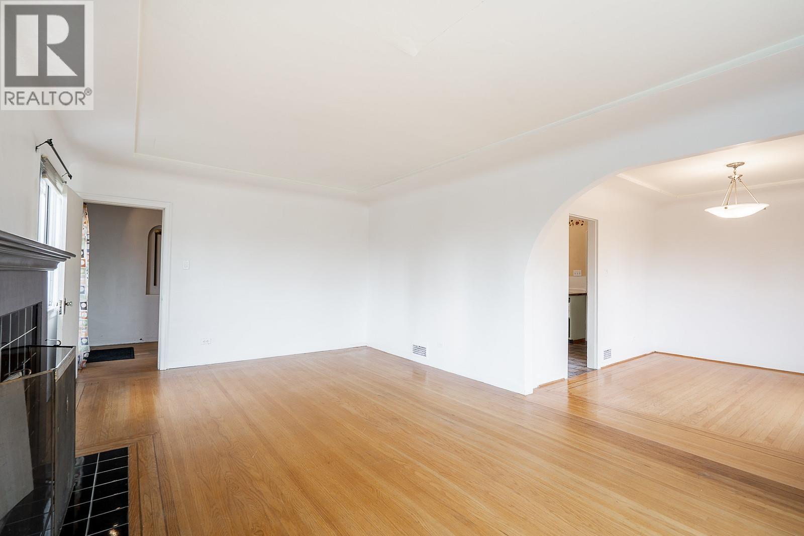 319 Churchill Avenue, New Westminster, British Columbia  V3L 4P4 - Photo 5 - R3057195