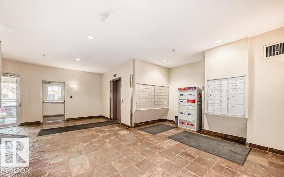 #322 4304 139 Av Nw, Edmonton, Alberta  T5Y 0H6 - Photo 3 - E4461541