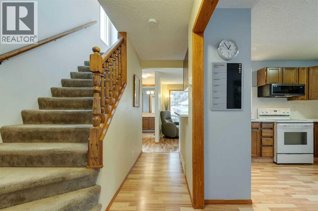 152 Sandstone Road Nw, Calgary, Alberta  T3K 2X9 - Photo 7 - A2261251