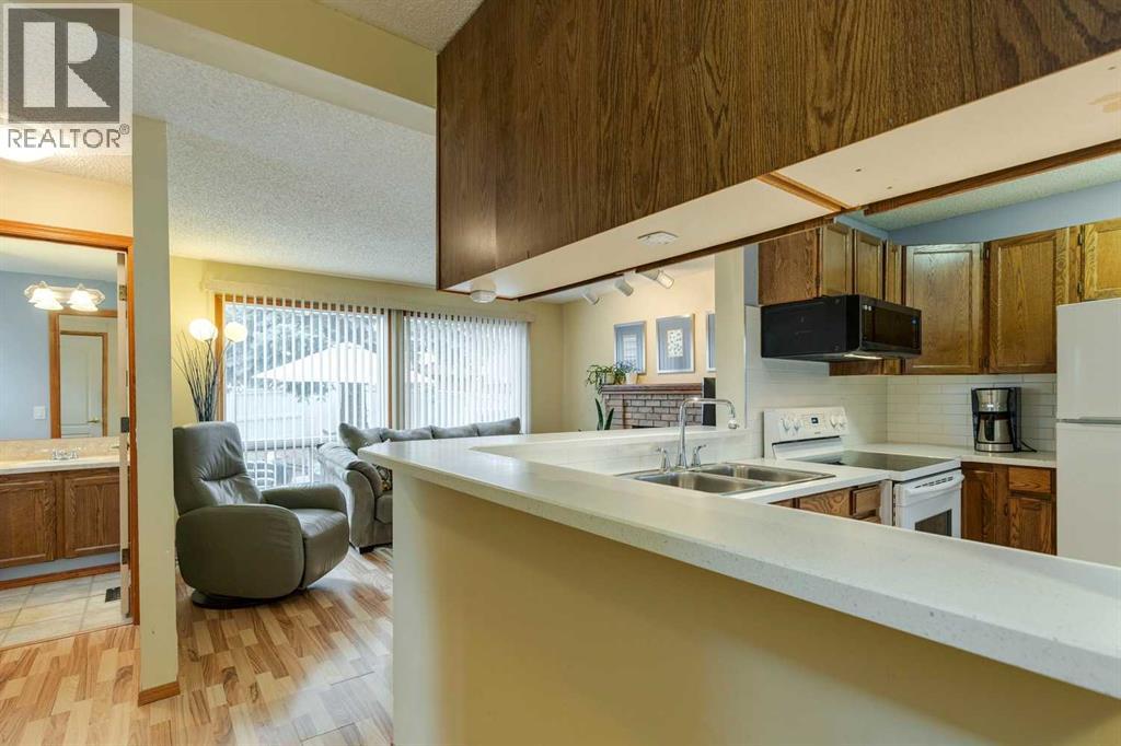 152 Sandstone Road Nw, Calgary, Alberta  T3K 2X9 - Photo 12 - A2261251