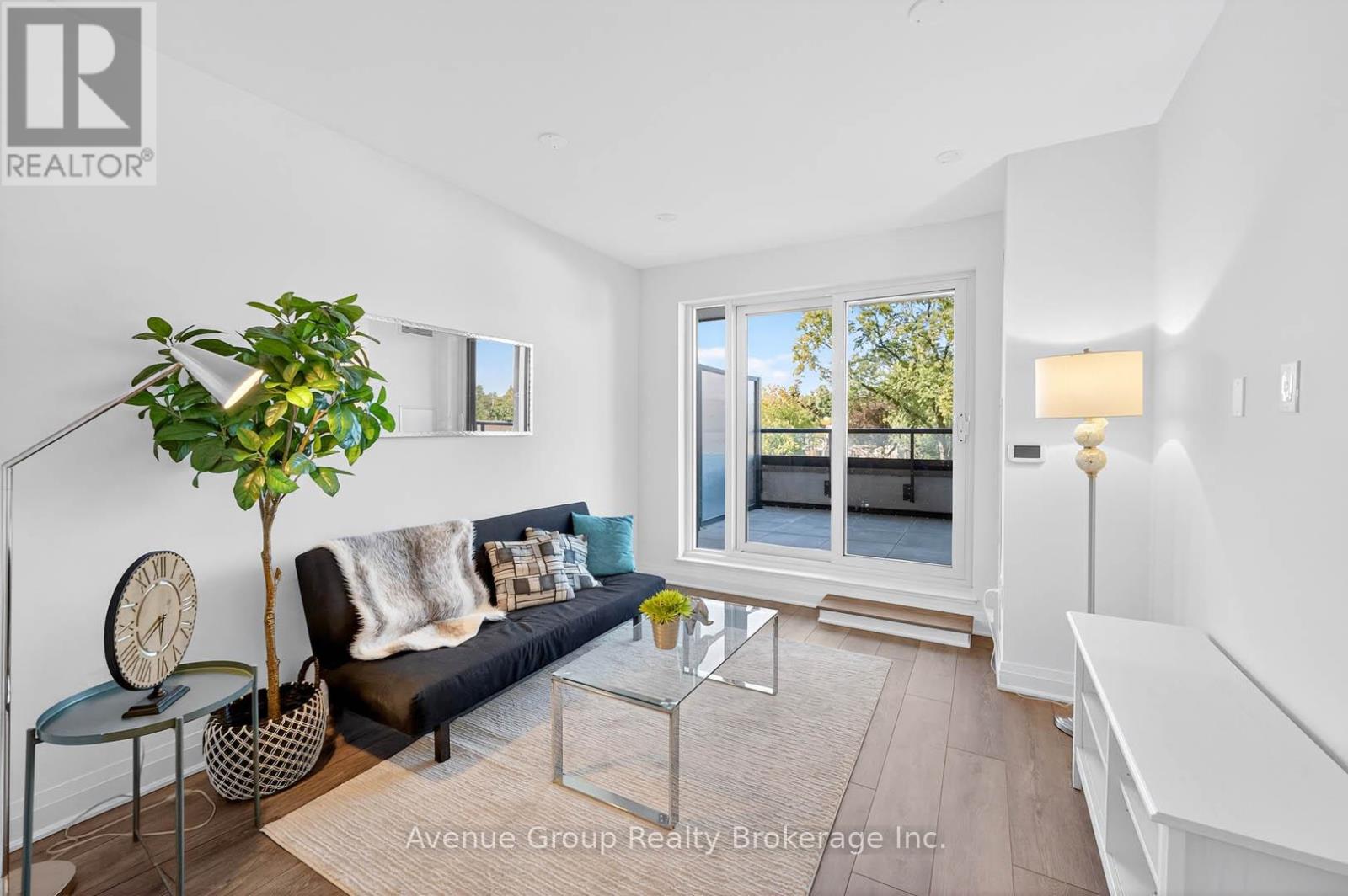 211 - 700 Sheppard Avenue W, Toronto, Ontario  M3H 0G5 - Photo 4 - C12455214