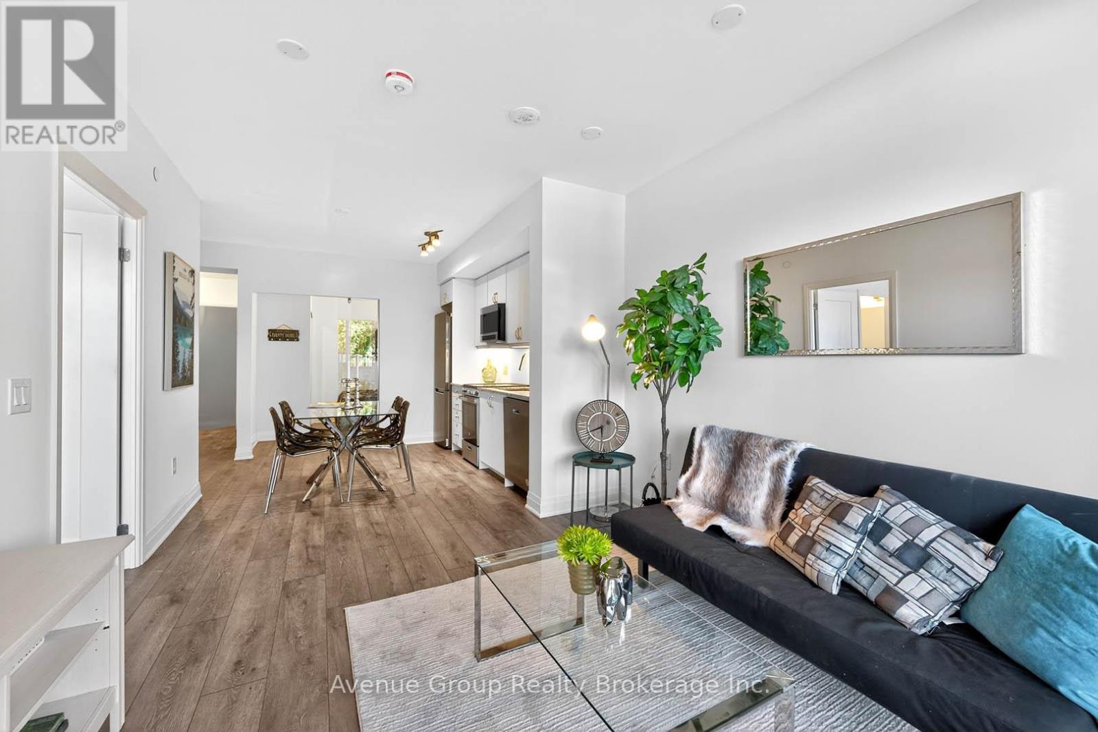 211 - 700 Sheppard Avenue W, Toronto, Ontario  M3H 0G5 - Photo 6 - C12455214