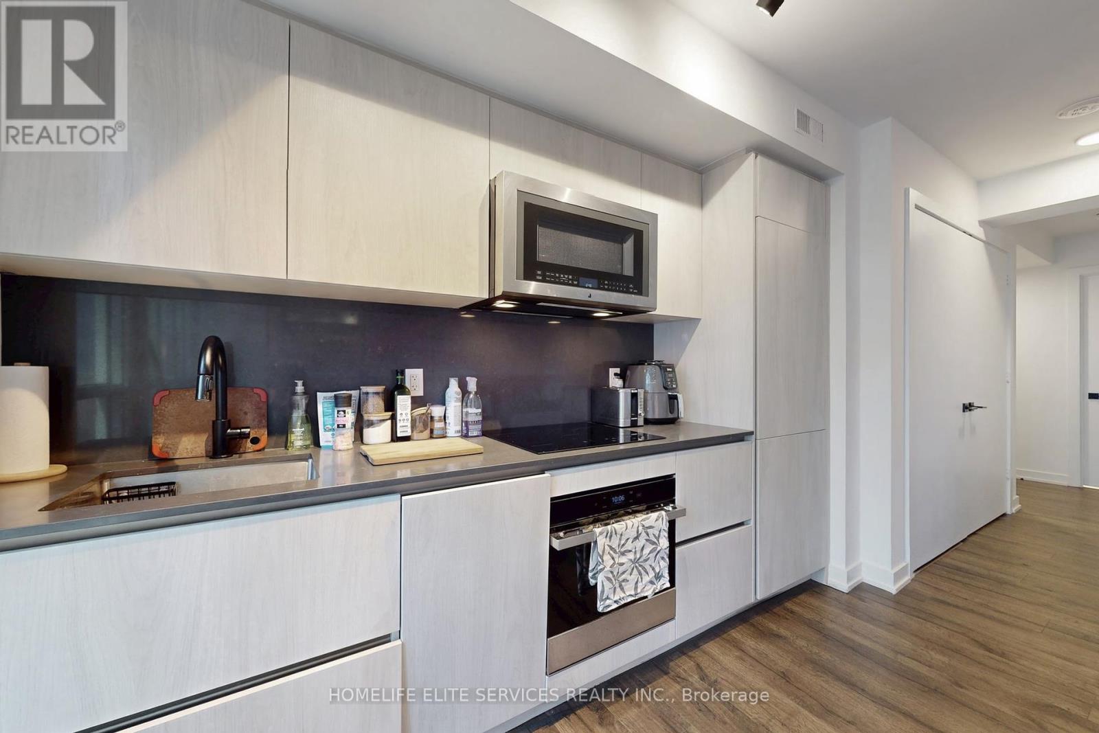 703 - 327 King Street W, Toronto, Ontario  M5V 0W7 - Photo 19 - C12455215