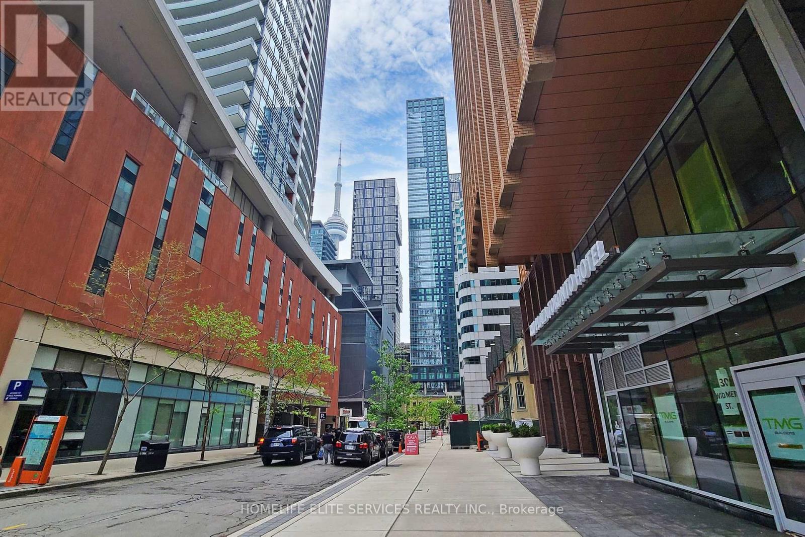 703 - 327 King Street W, Toronto, Ontario  M5V 0W7 - Photo 3 - C12455215