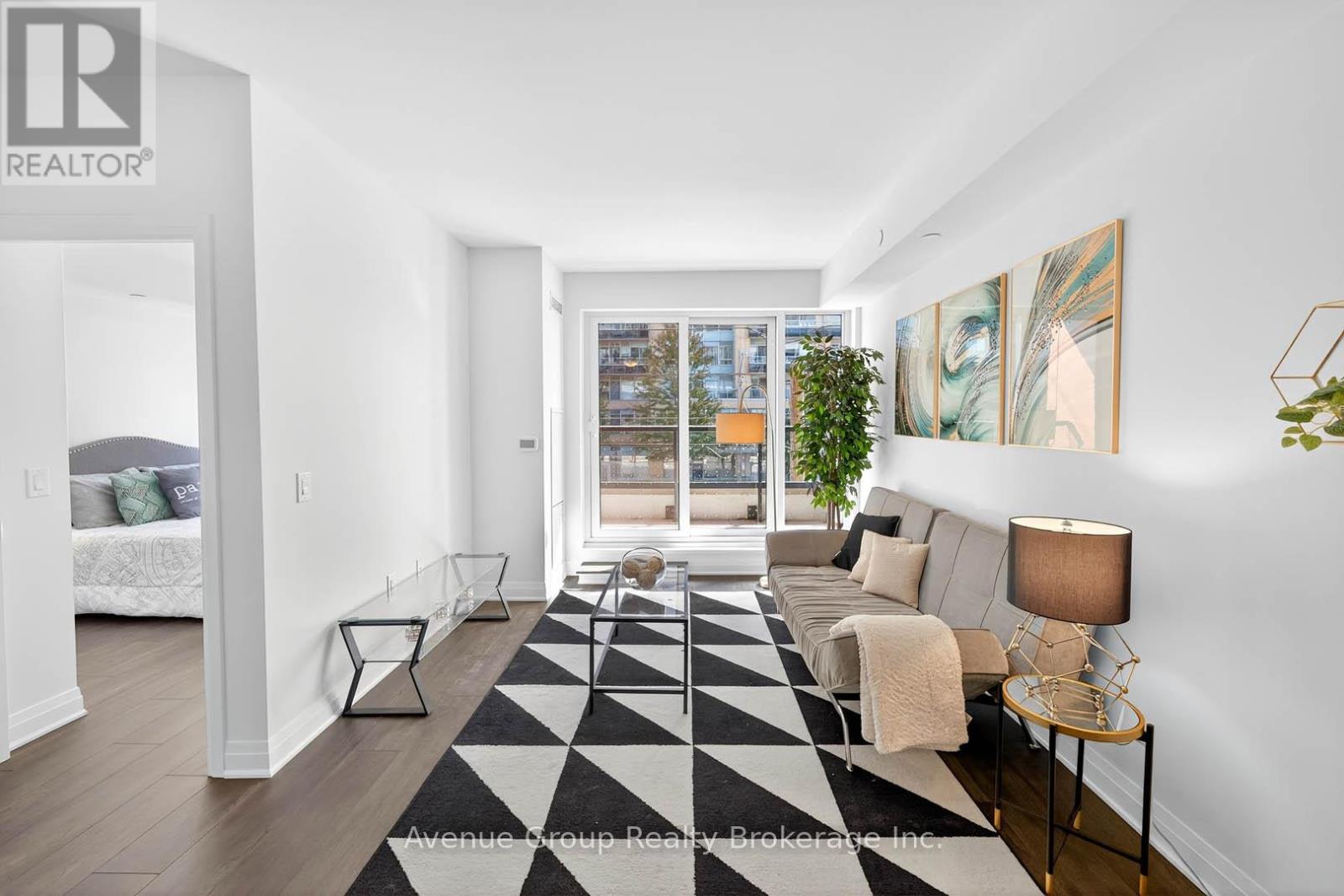 202 - 700 Sheppard Avenue W, Toronto, Ontario  M3H 0G5 - Photo 3 - C12455224