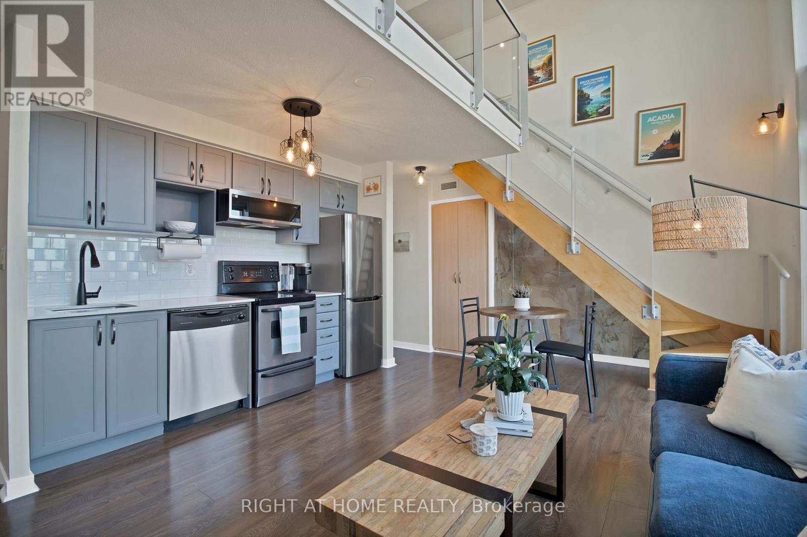 3205 - 15 Fort York Boulevard, Toronto (Waterfront Communities), Ontario  M5V 3Y4 - Photo 11 - C12455237