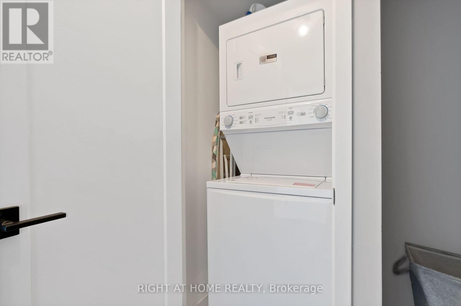 3205 - 15 Fort York Boulevard, Toronto (Waterfront Communities), Ontario  M5V 3Y4 - Photo 19 - C12455237