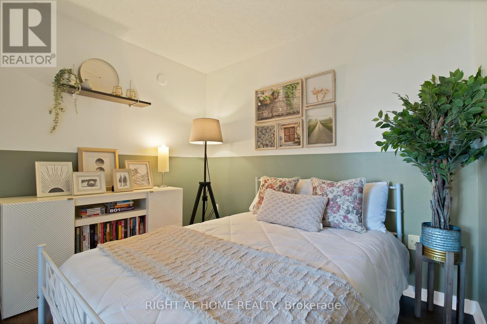 3205 - 15 Fort York Boulevard, Toronto (Waterfront Communities), Ontario  M5V 3Y4 - Photo 22 - C12455237