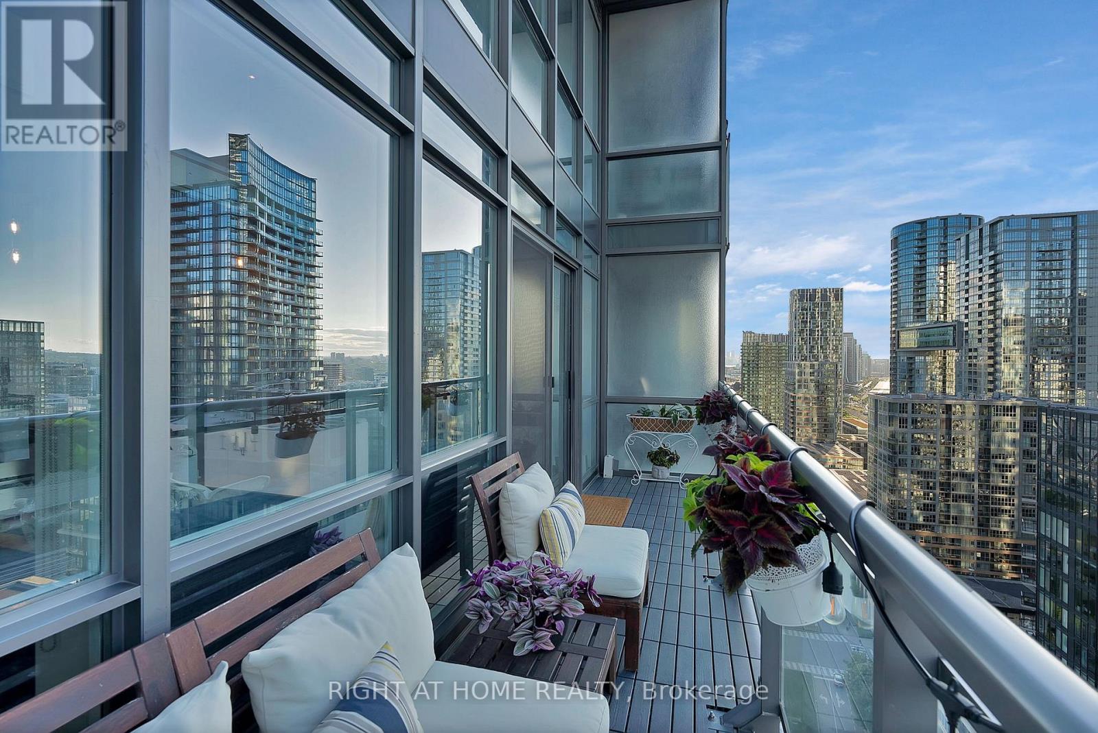 3205 - 15 Fort York Boulevard, Toronto (Waterfront Communities), Ontario  M5V 3Y4 - Photo 25 - C12455237