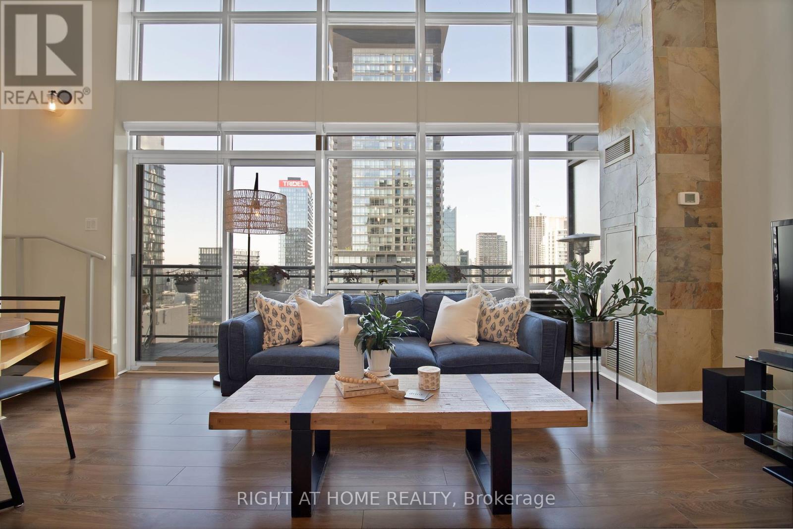 3205 - 15 Fort York Boulevard, Toronto (Waterfront Communities), Ontario  M5V 3Y4 - Photo 5 - C12455237