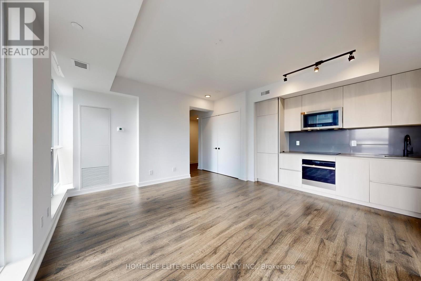 2302 - 327 King Street W, Toronto, Ontario  M5V 0W7 - Photo 17 - C12455264
