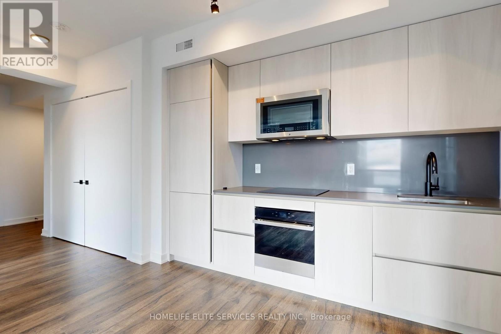 2302 - 327 King Street W, Toronto, Ontario  M5V 0W7 - Photo 25 - C12455264