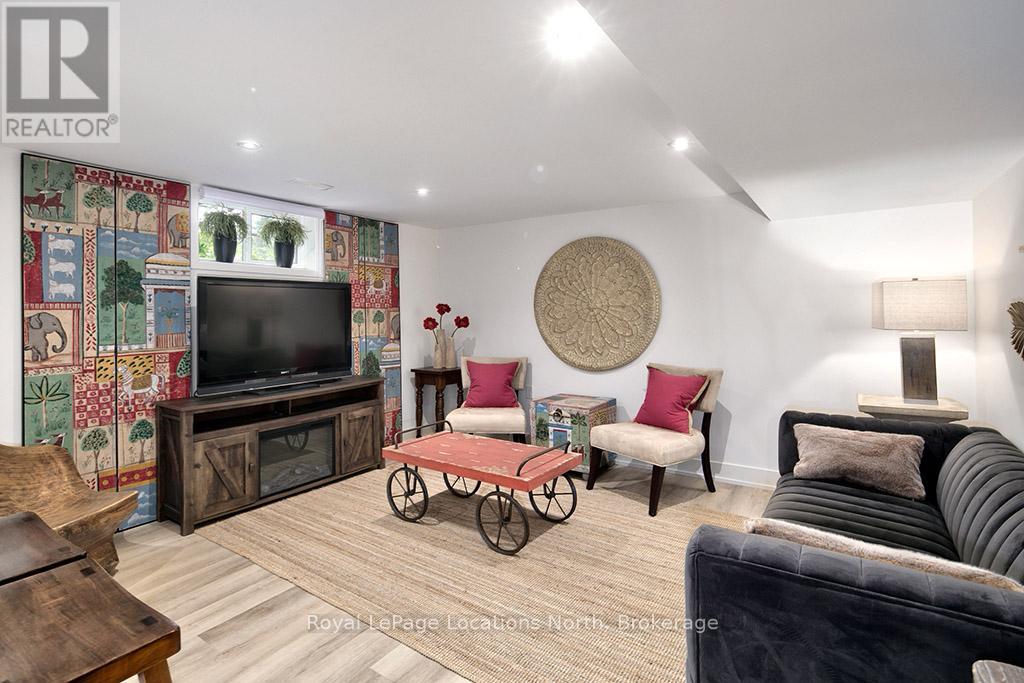 46 King Street W, Blue Mountains, Ontario  N0H 2P0 - Photo 37 - X12382097