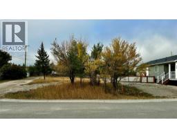 8787 Mountain View Street, canal flats, British Columbia