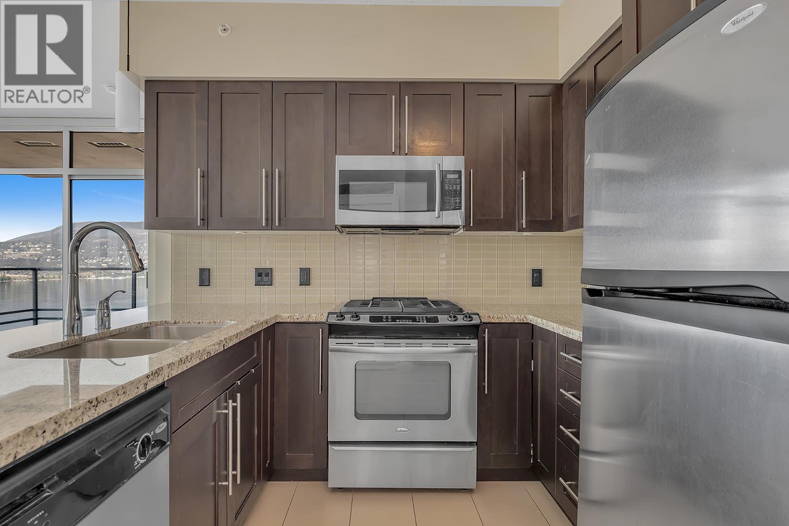 1075 Sunset Drive Unit# 2407, Kelowna, British Columbia  V1Y 9Y9 - Photo 18 - 10365403