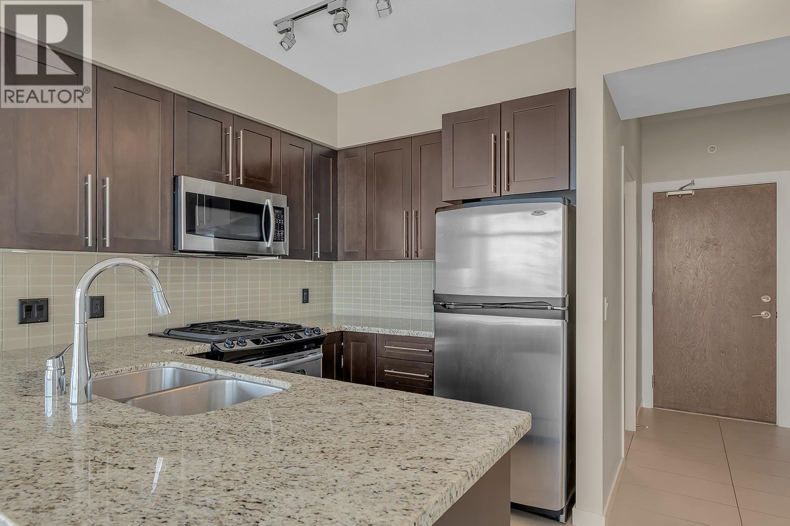 1075 Sunset Drive Unit# 2407, Kelowna, British Columbia  V1Y 9Y9 - Photo 19 - 10365403