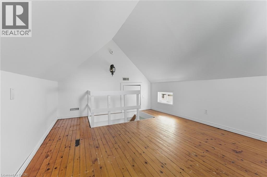 8 Tasker Street, St. Catharines, Ontario  L2R 3Z8 - Photo 10 - 40777068
