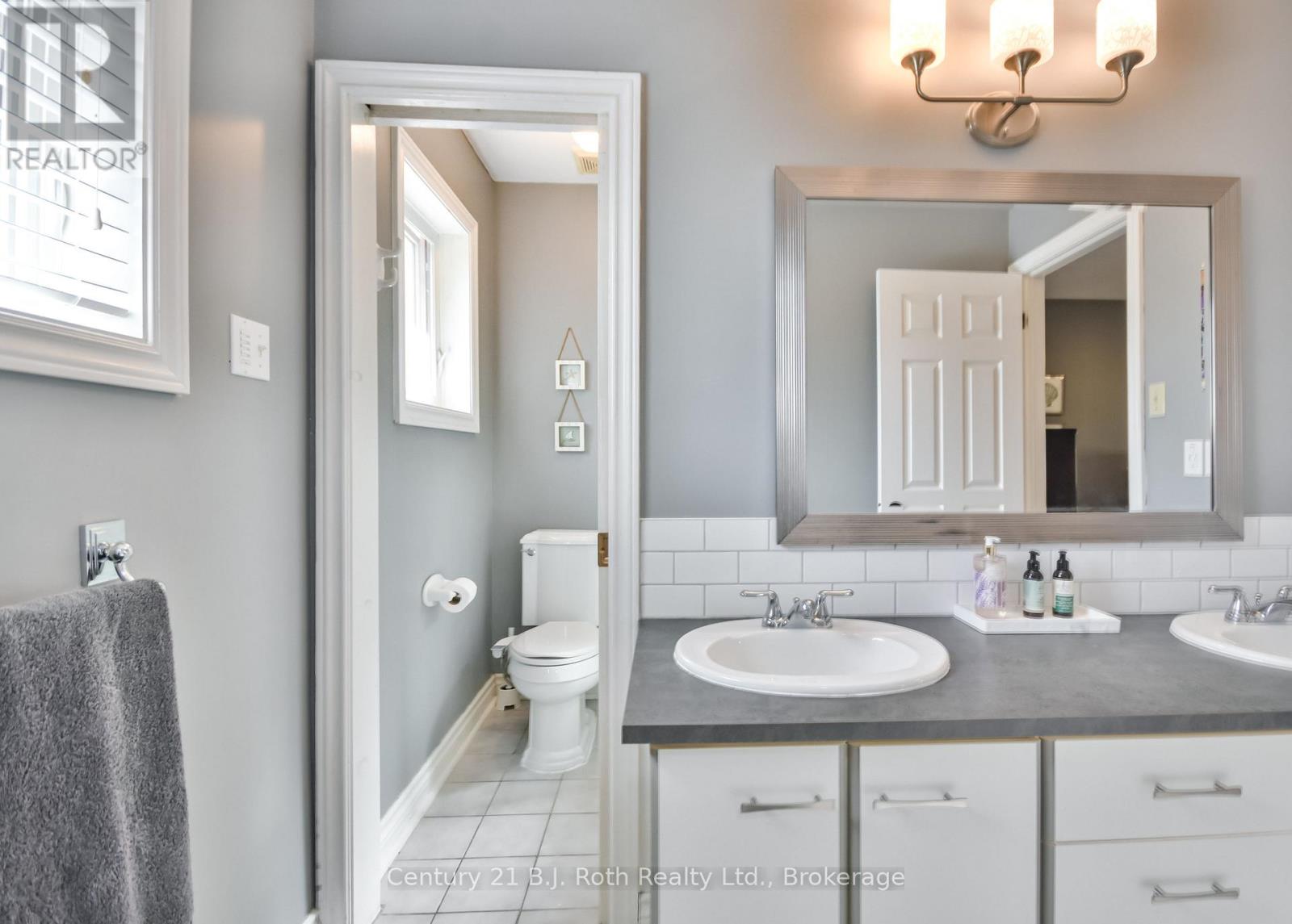 49 Sulky Drive, Penetanguishene, Ontario  L9M 1J4 - Photo 18 - S12455338
