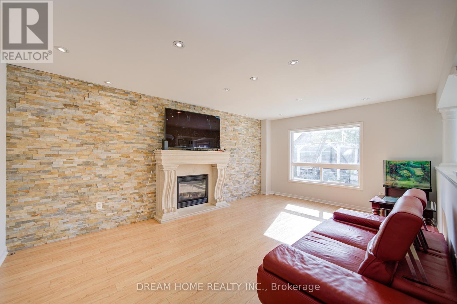 23 Viscount Way, East Gwillimbury, Ontario  L0G 1M0 - Photo 12 - N12455221