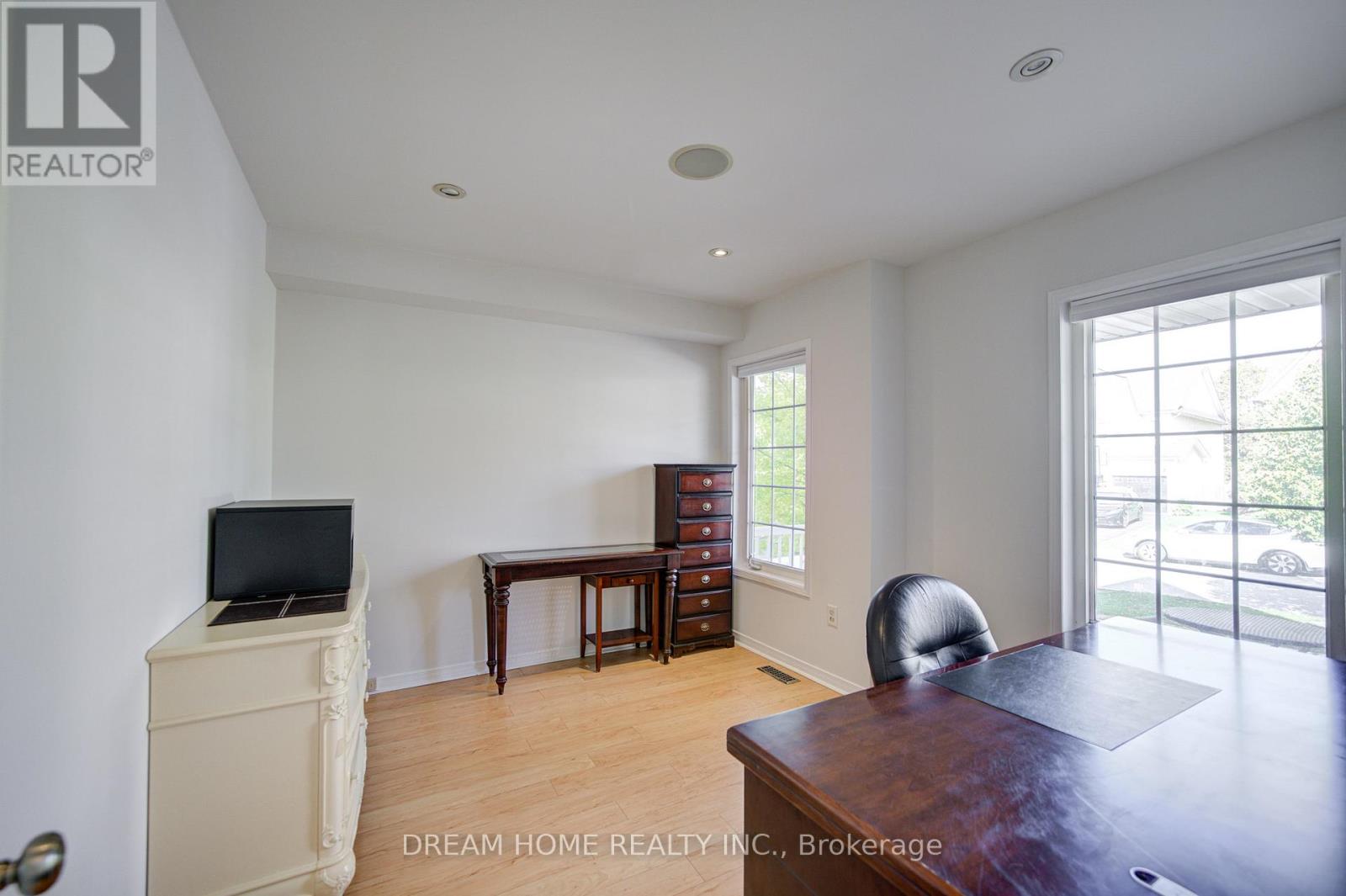 23 Viscount Way, East Gwillimbury, Ontario  L0G 1M0 - Photo 15 - N12455221